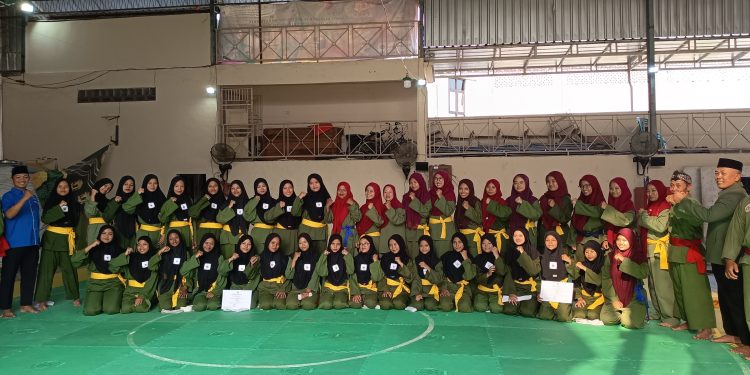 Puluhan Pesilat Putri Persinas ASAD Naik Sabuk Kuning di Pondok Pesantren Sulthon Auliya