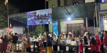 Kreatif dan Mandiri, PAC Pemuda LDII Parengan Berpartisipasi dalam Bazar Desa di Malam Puncak HUT RI 80
