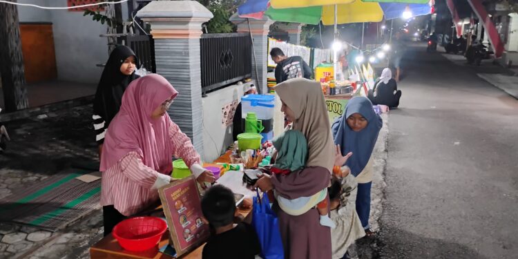 Pemuda LDII Sungegeneng Gelar Kegiatan Kemandirian, Jual Jajanan Viral di Puncak Acara HUT RI ke-80