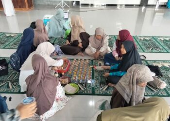 Remaja Putri LDII Karanggeneng Belajar Bikin Dimsum, Bekal Skill Kekinian untuk Masa Depan