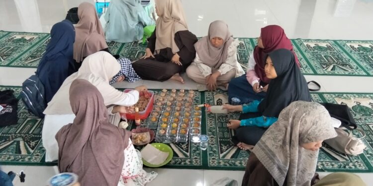 Remaja Putri LDII Karanggeneng Belajar Bikin Dimsum, Bekal Skill Kekinian untuk Masa Depan