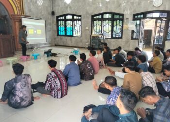 Pemuda LDII Karanggeneng menggelar pelatihan digital bisnis melalui platform TikTok