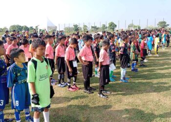 Jaring Bibit Pesepak Bola Muda, FORSGI Seleksi Ratusan Talenta dari Lamongan