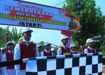 Partisipasi SD Islam Budi Luhur di Lomba Gerak Jalan HUT RI ke-81, Regu Putra Persembahkan Juara 2