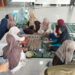 Remaja Putri LDII Karanggeneng Belajar Bikin Dimsum, Bekal Skill Kekinian untuk Masa Depan