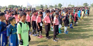 Jaring Bibit Pesepak Bola Muda, FORSGI Seleksi Ratusan Talenta dari Lamongan