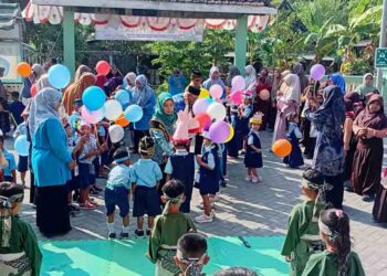 Kepala Desa Bandung Sari Hadiri Penutupan MPLS KB/TK dan SD Al Muttaqin Bandung Sari