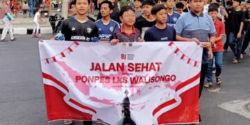 Semarak HUT RI ke-81, Ponpes Walisongo Lamongan Gelar Jalan Sehat