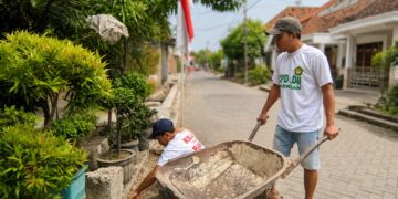 PAC LDII Kebalandono Bersama Warga Gelar Kerja Bakti Serentak Sambut HUT RI ke-81