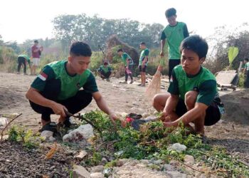 Pemuda LDII Lamongan Gelar Kerja Bakti Bersama, Gelorakan Semangat Gotong Royong